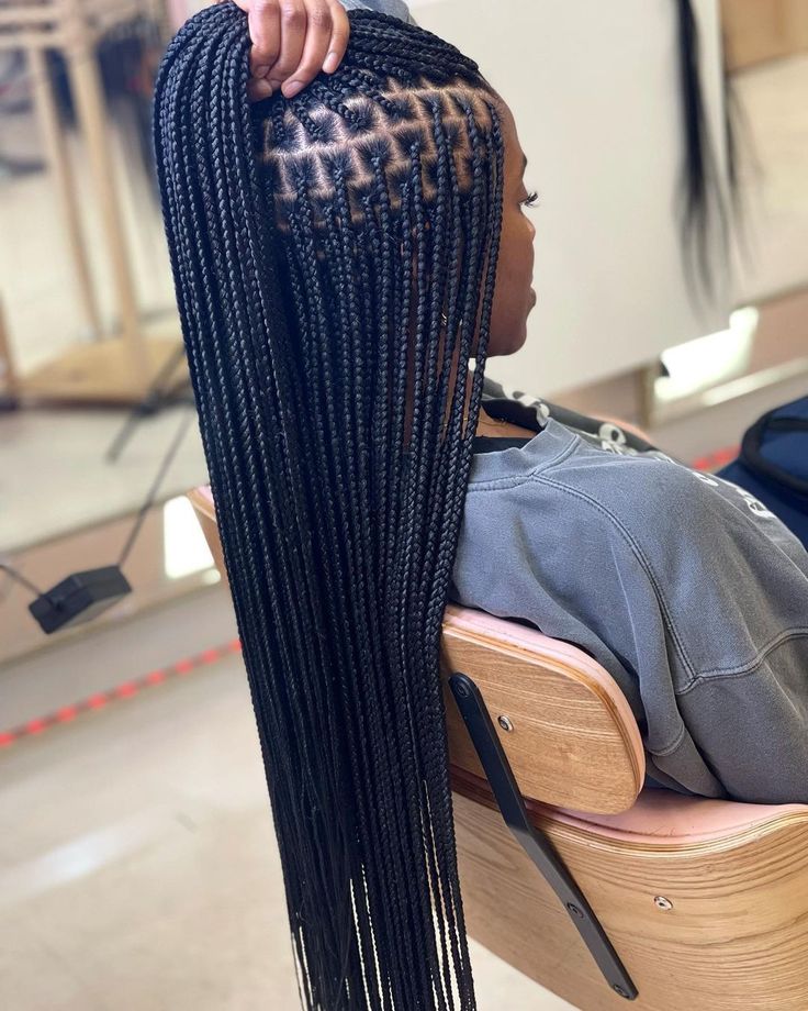 Medium Size Knotless Braids Luemas Hair and Beauty Store